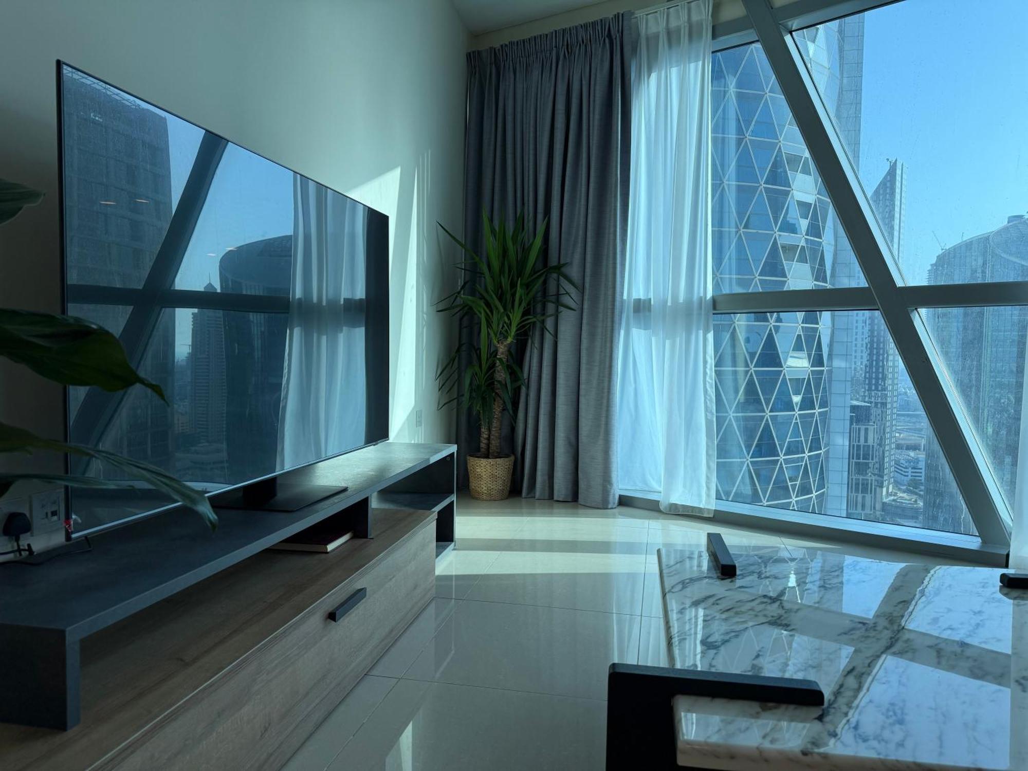 Damac Park Tower, Luxury 2br With Stunning Views Apartment