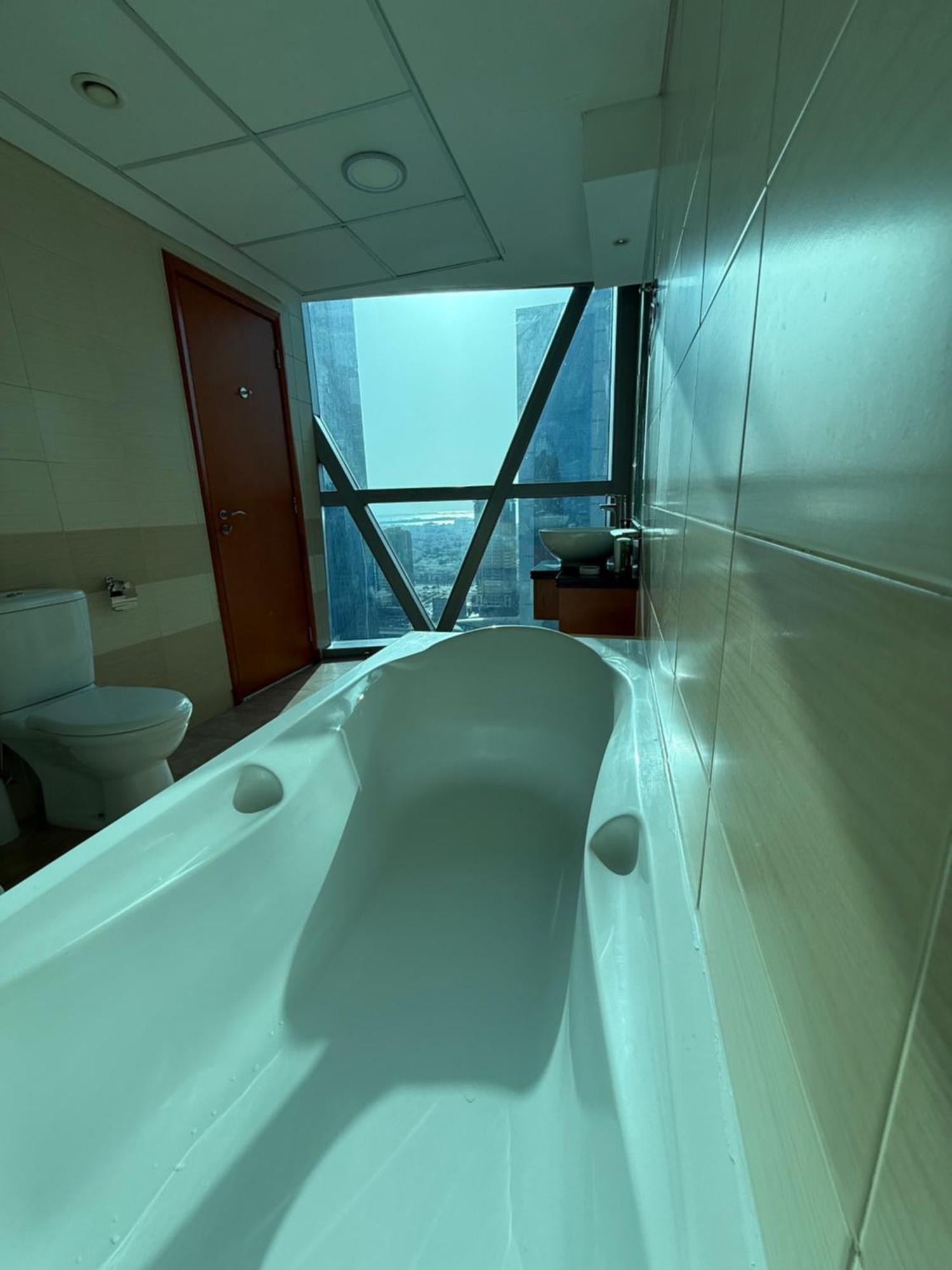 Damac Park Tower, Luxury 2br With Stunning Views